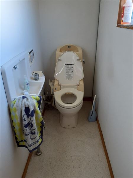 トイレ交換　施工前