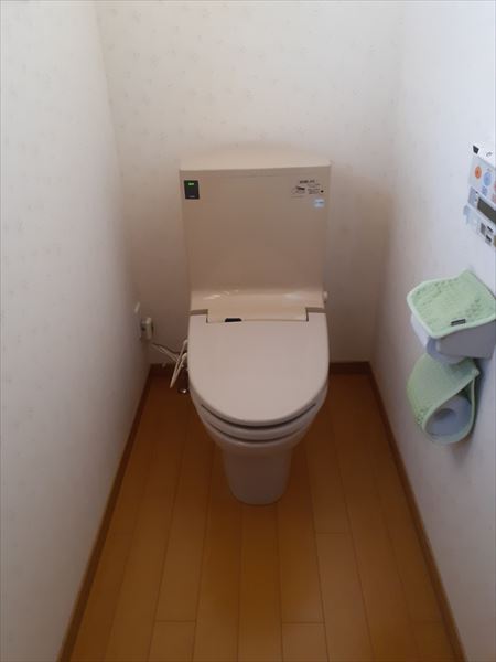 トイレ交換　施工前