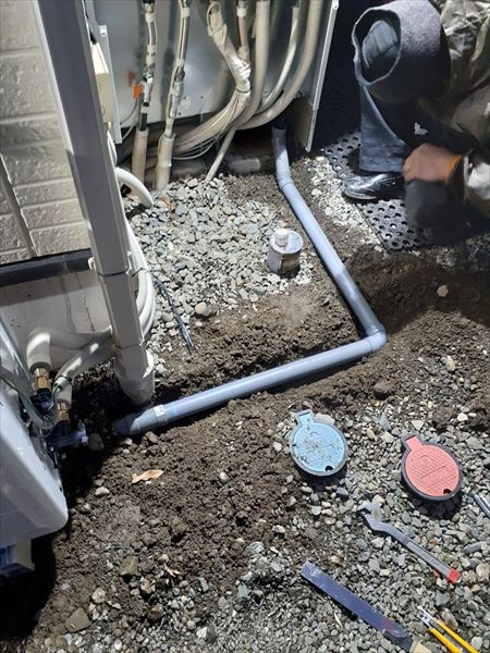 エコキュート　施工中