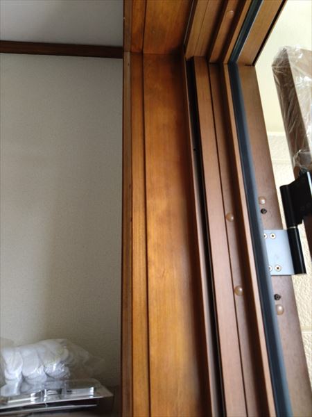 玄関ドア　施工中