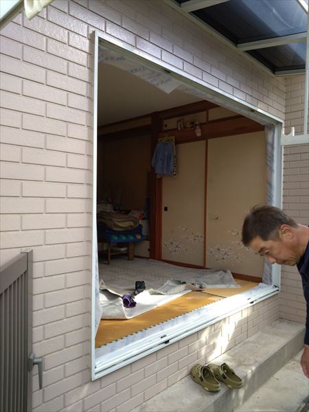 外窓　施工中
