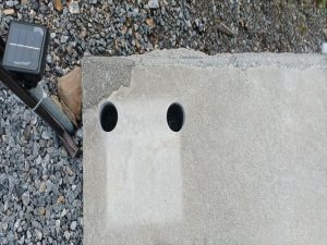 塩尻市　メッシュフェンス取付　擁壁コア穴