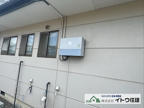 塩尻市　蓄電池設置工事　施工前外壁